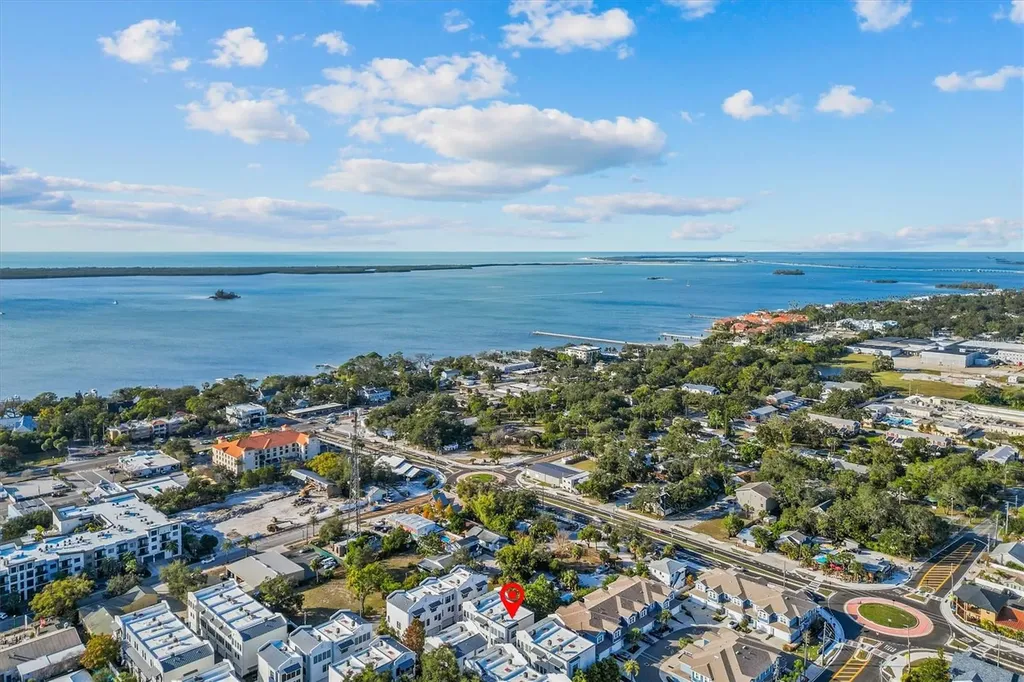 946 Highland Avenue Dunedin FL 34698