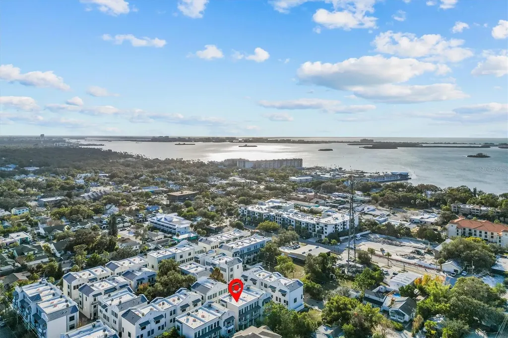 946 Highland Avenue Dunedin FL 34698