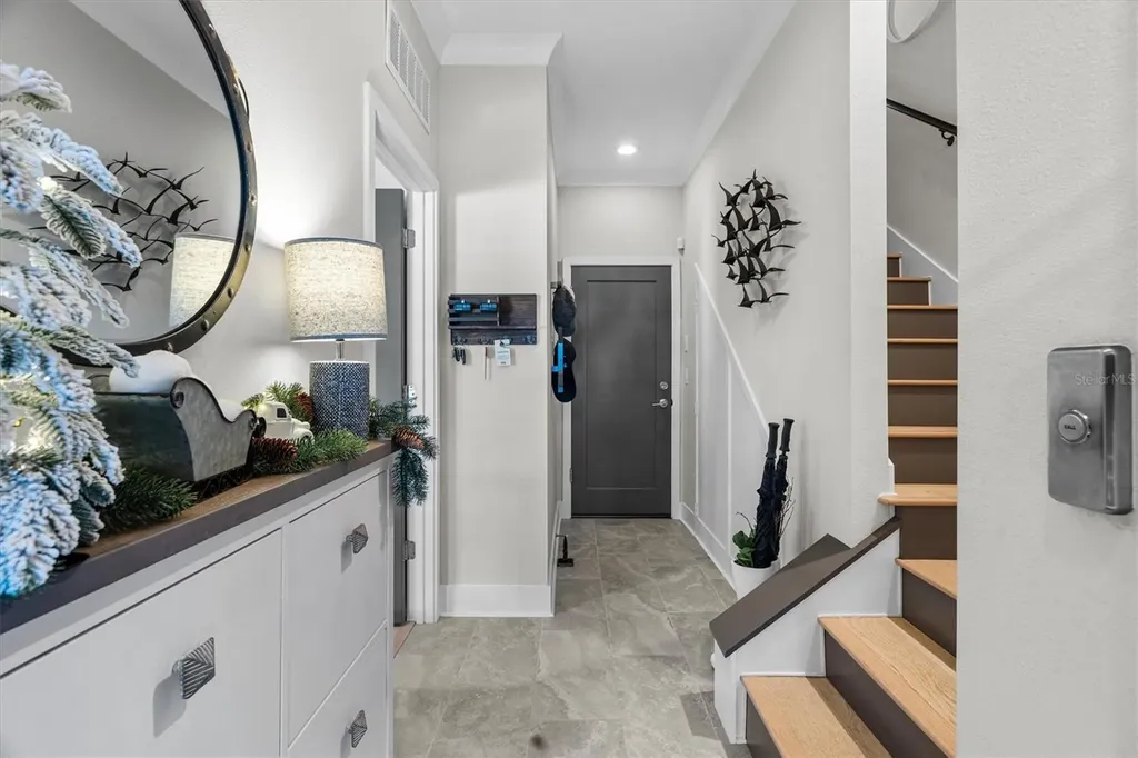 946 Highland Avenue Dunedin FL 34698