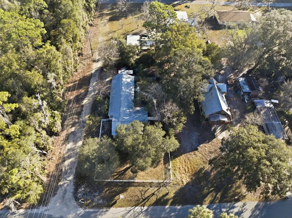 16 52nd Street Yankeetown FL 34498
