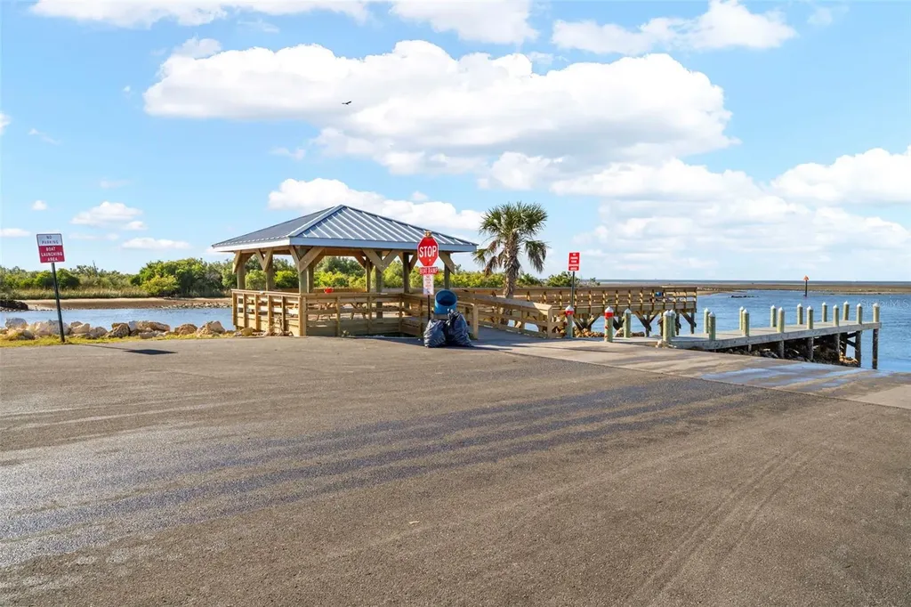 16 52nd Street Yankeetown FL 34498