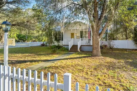 16 52nd Street Yankeetown FL 34498