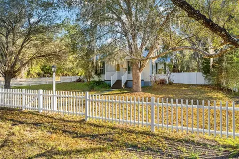 16 52nd Street Yankeetown FL 34498