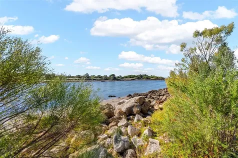 16 52nd Street Yankeetown FL 34498