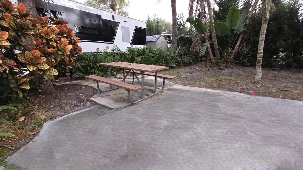 231 Stallion Lane River Ranch FL 33867
