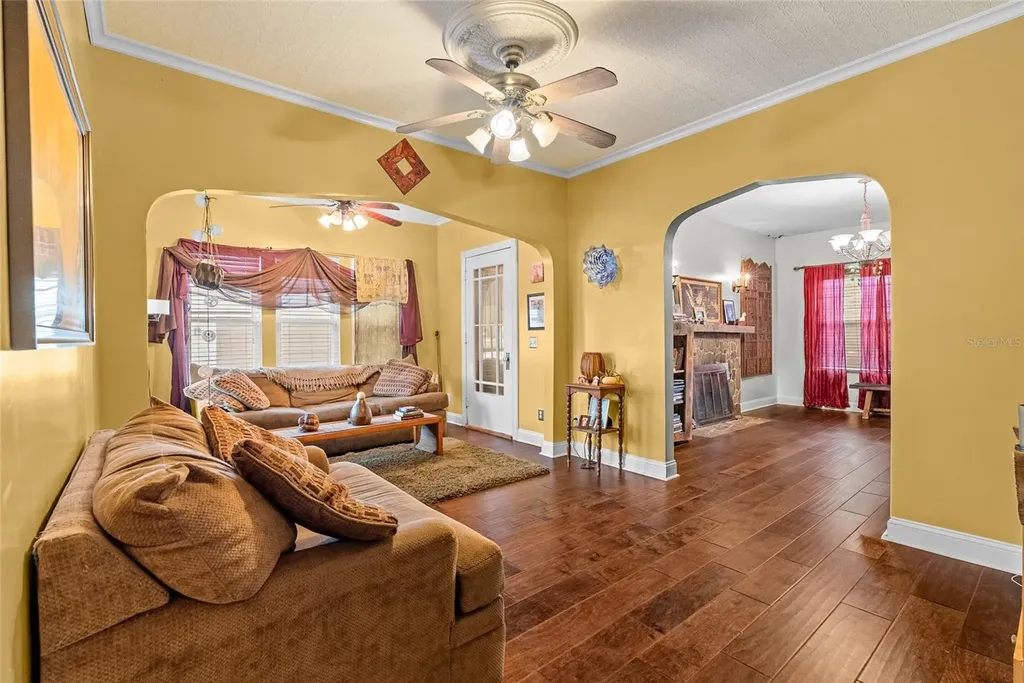 1321 28th Street N St Petersburg FL 33713