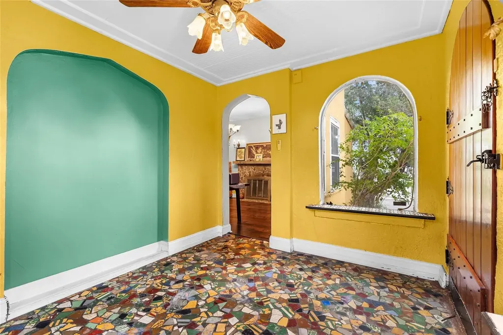 1321 28th Street N St Petersburg FL 33713