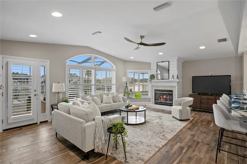 1320 52nd Avenue NE St Petersburg FL 33703