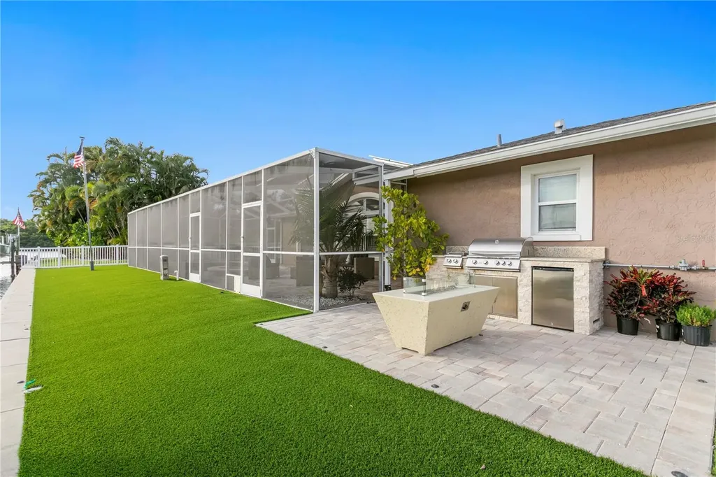 1320 52nd Avenue NE St Petersburg FL 33703
