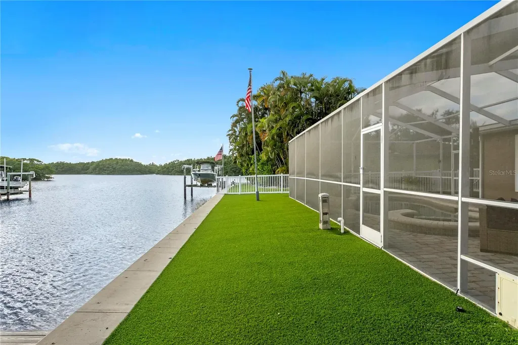 1320 52nd Avenue NE St Petersburg FL 33703