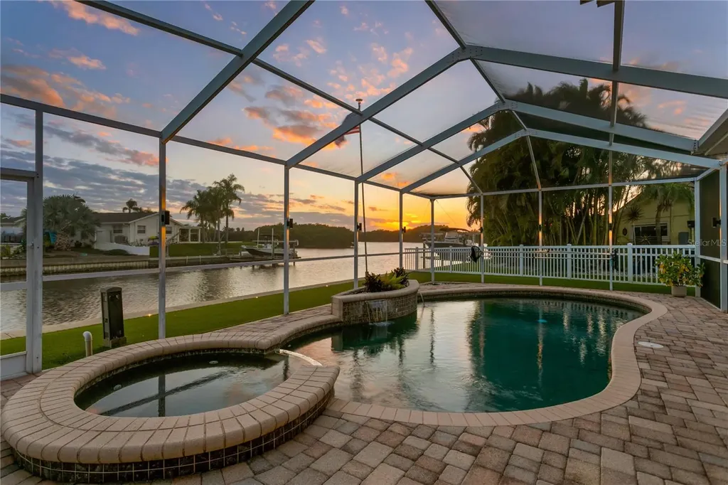 1320 52nd Avenue NE St Petersburg FL 33703