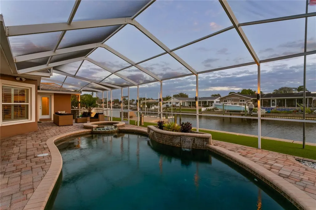 1320 52nd Avenue NE St Petersburg FL 33703