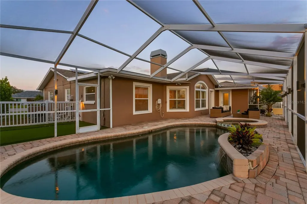 1320 52nd Avenue NE St Petersburg FL 33703