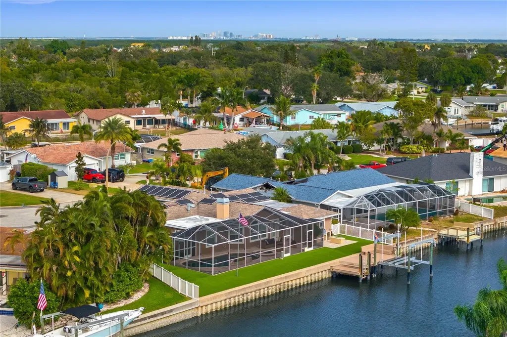 1320 52nd Avenue NE St Petersburg FL 33703