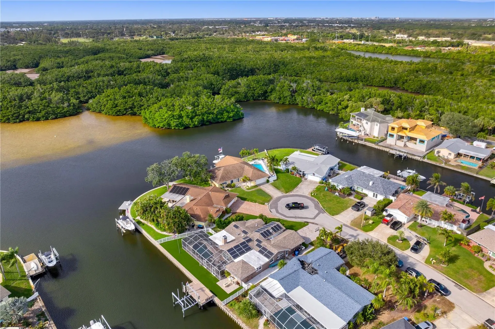1320 52nd Avenue NE St Petersburg FL 33703