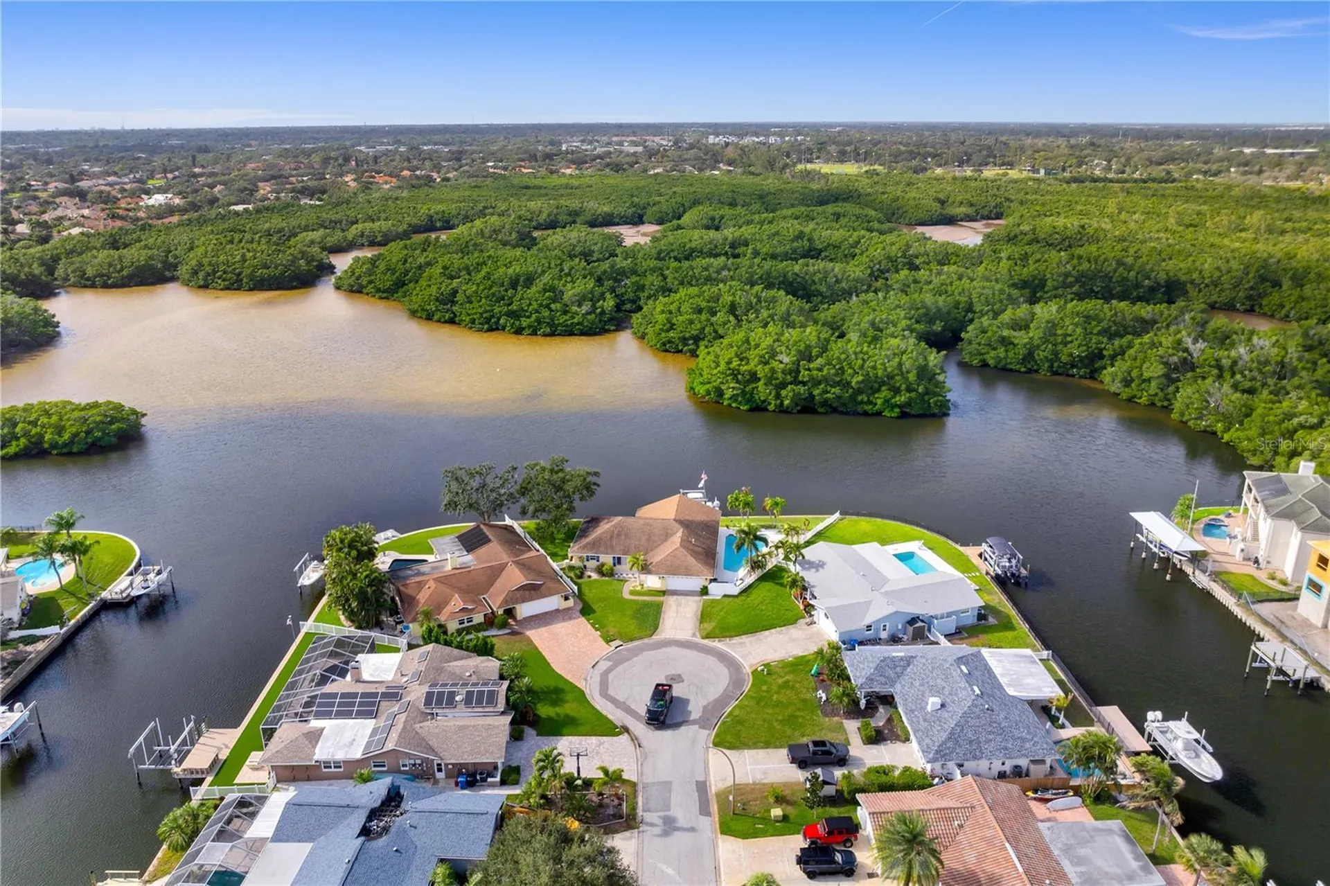 1320 52nd Avenue NE St Petersburg FL 33703