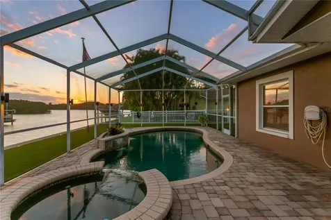 1320 52nd Avenue NE St Petersburg FL 33703
