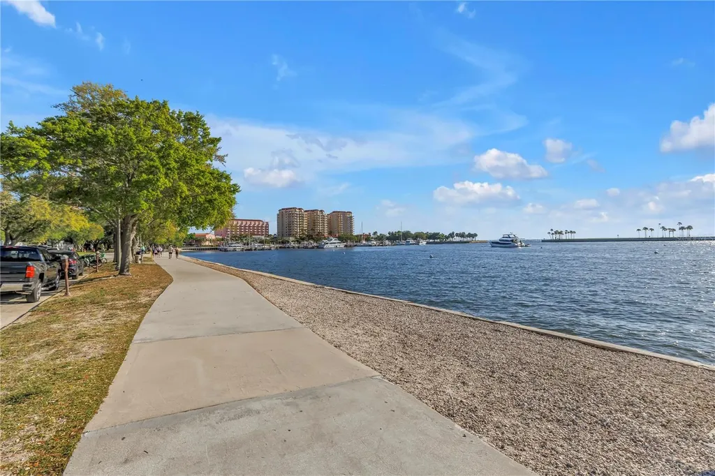 224 6th Avenue N St Petersburg FL 33701