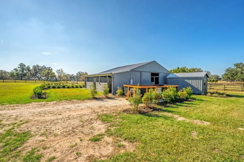 15305 NW 112th Place Road Morriston FL 32668