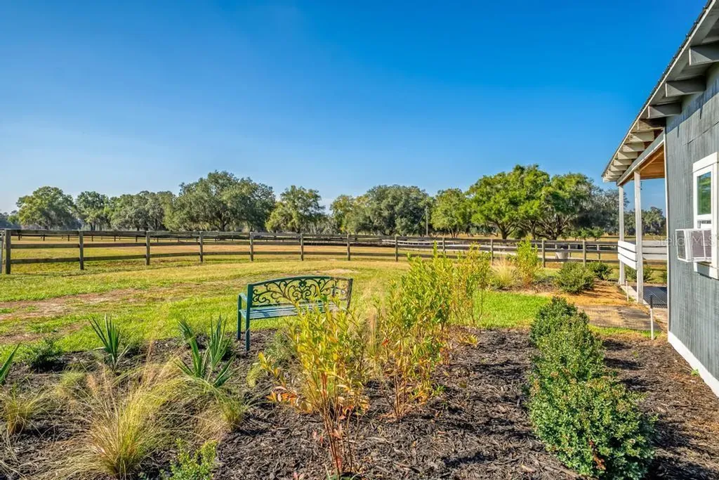 15305 NW 112th Place Road Morriston FL 32668