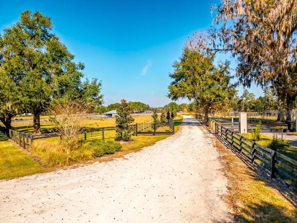 15305 NW 112th Place Road Morriston FL 32668