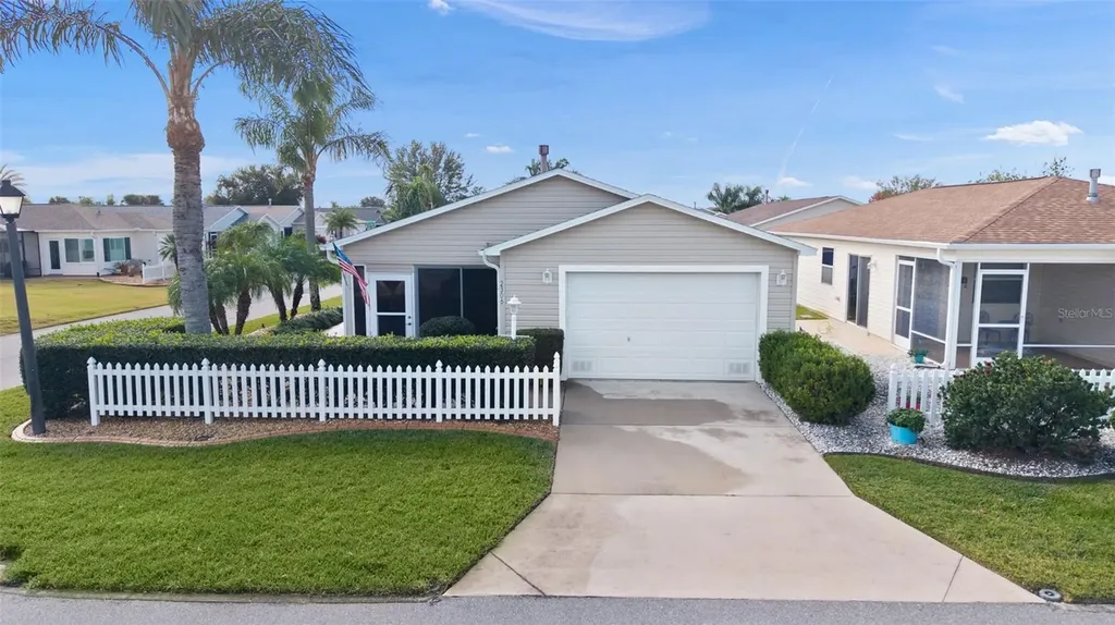 2306 Oak Bend Place The Villages FL 32162