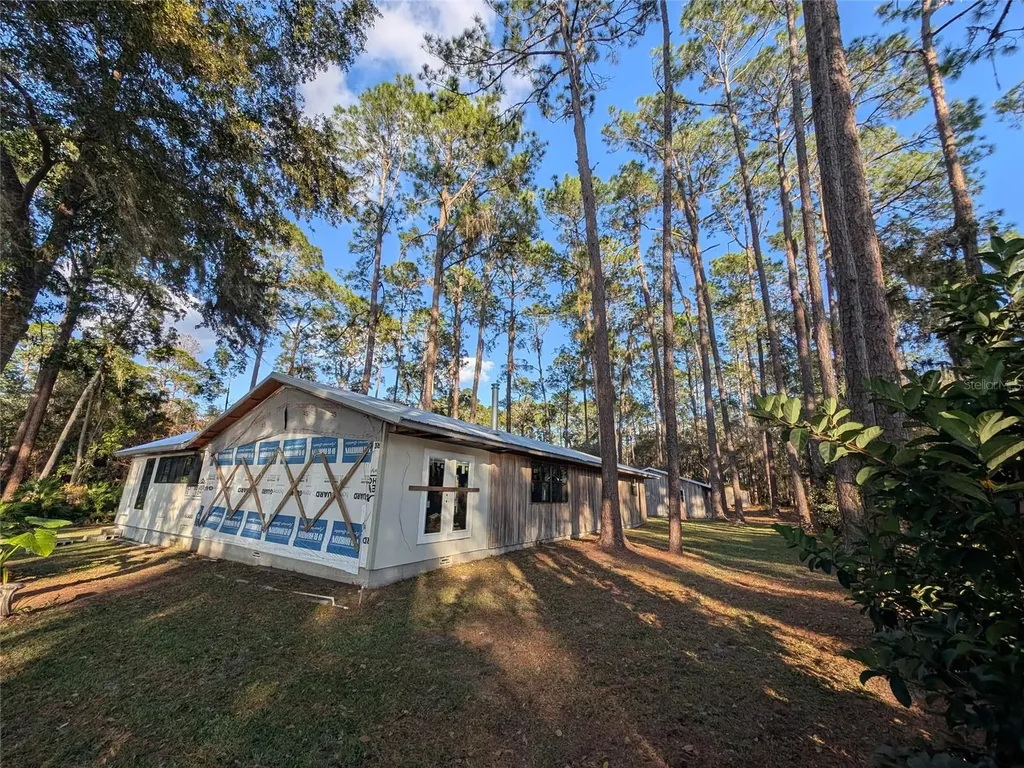 161 Riley Lake Drive Hawthorne FL 32640