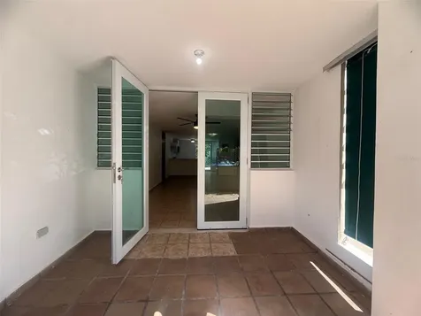 1 Avenue Laguna Boulevard Carolina PR 00979