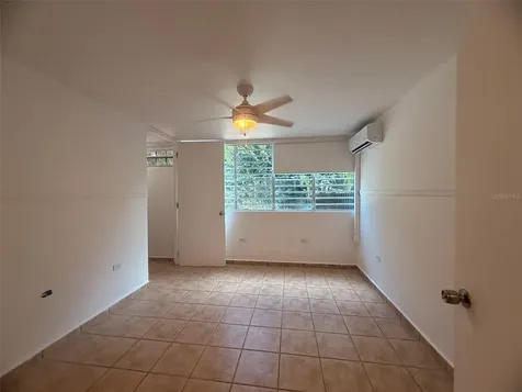 1 Avenue Laguna Boulevard Carolina PR 00979