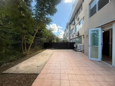 1 Avenue Laguna Boulevard Carolina PR 00979