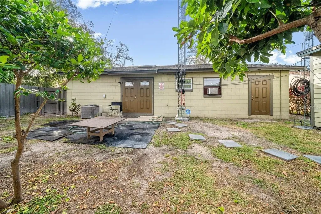 8307 Esperanza Street Orlando FL 32817