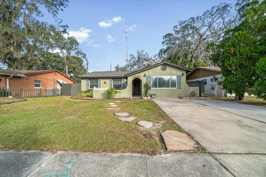 8307 Esperanza Street Orlando FL 32817