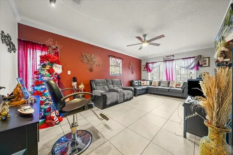 8307 Esperanza Street Orlando FL 32817