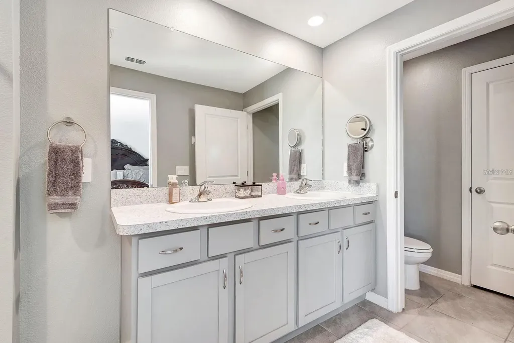 2942 Rock Sound Street Bradenton FL 34208