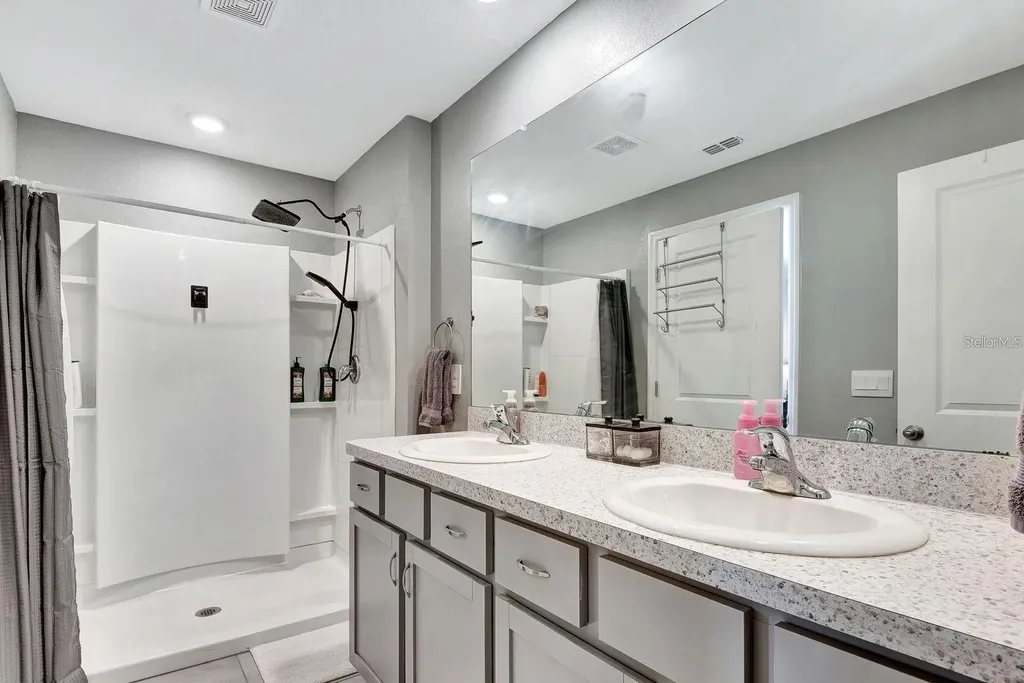 2942 Rock Sound Street Bradenton FL 34208