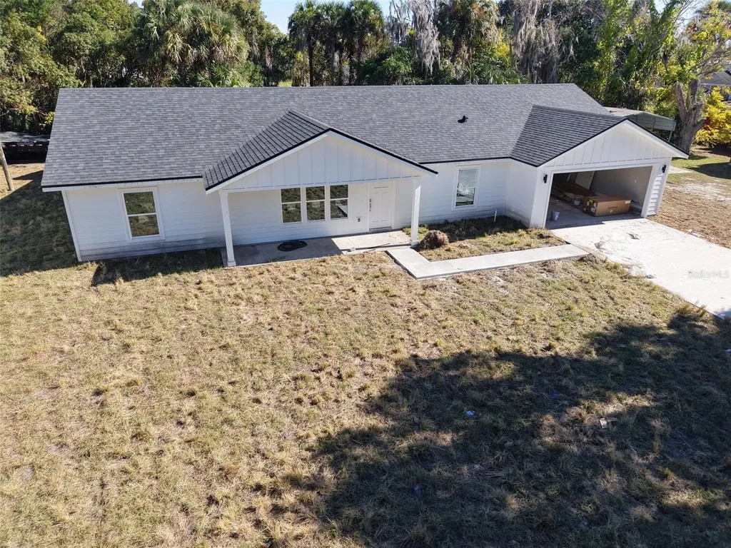 101 Yawn Avenue Interlachen FL 32148