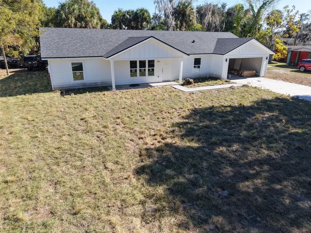 101 Yawn Avenue Interlachen FL 32148