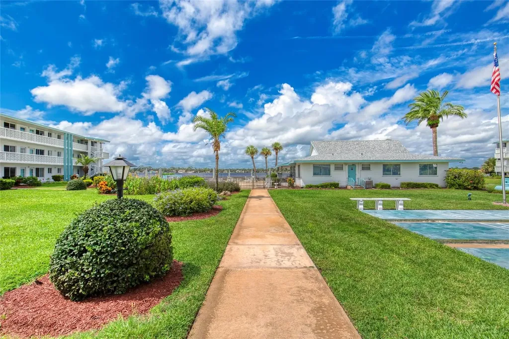3013 N Halifax Avenue Daytona Beach FL 32118