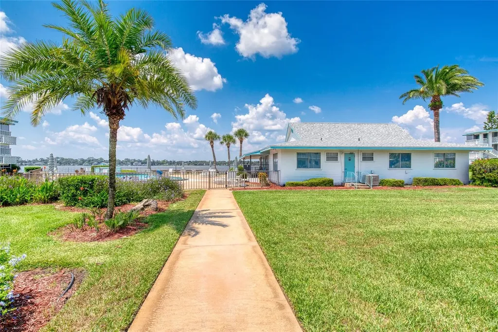3013 N Halifax Avenue Daytona Beach FL 32118
