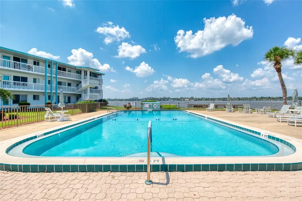3013 N Halifax Avenue Daytona Beach FL 32118