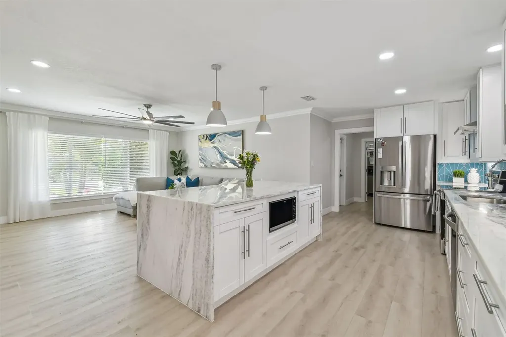 3922 Fontainebleau Drive Tampa FL 33634