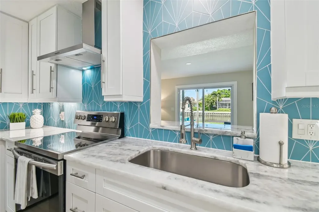 3922 Fontainebleau Drive Tampa FL 33634