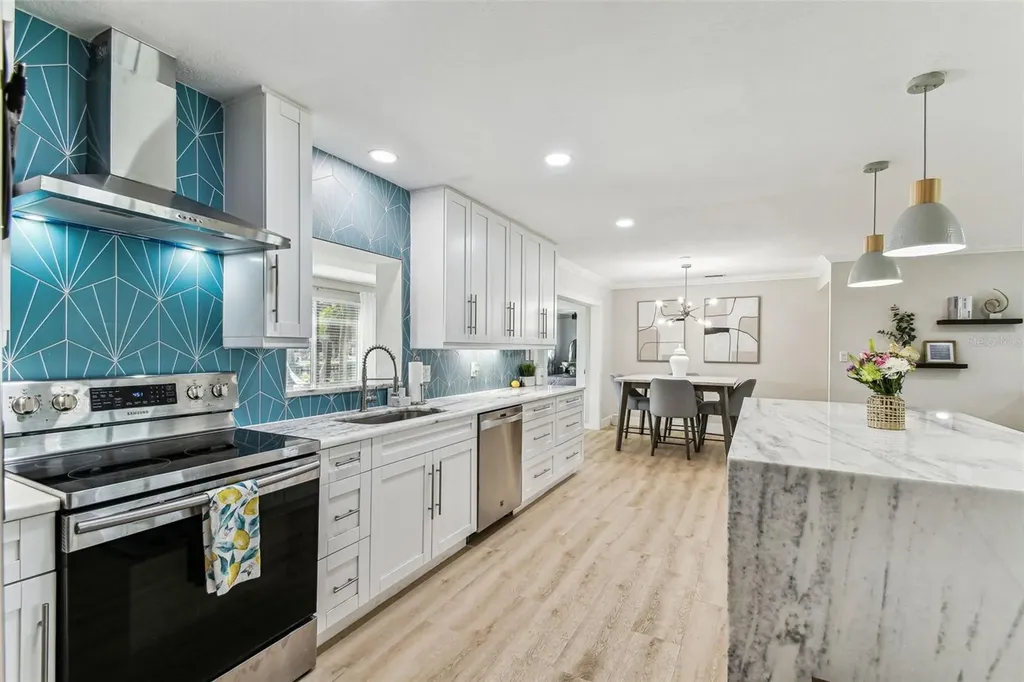 3922 Fontainebleau Drive Tampa FL 33634