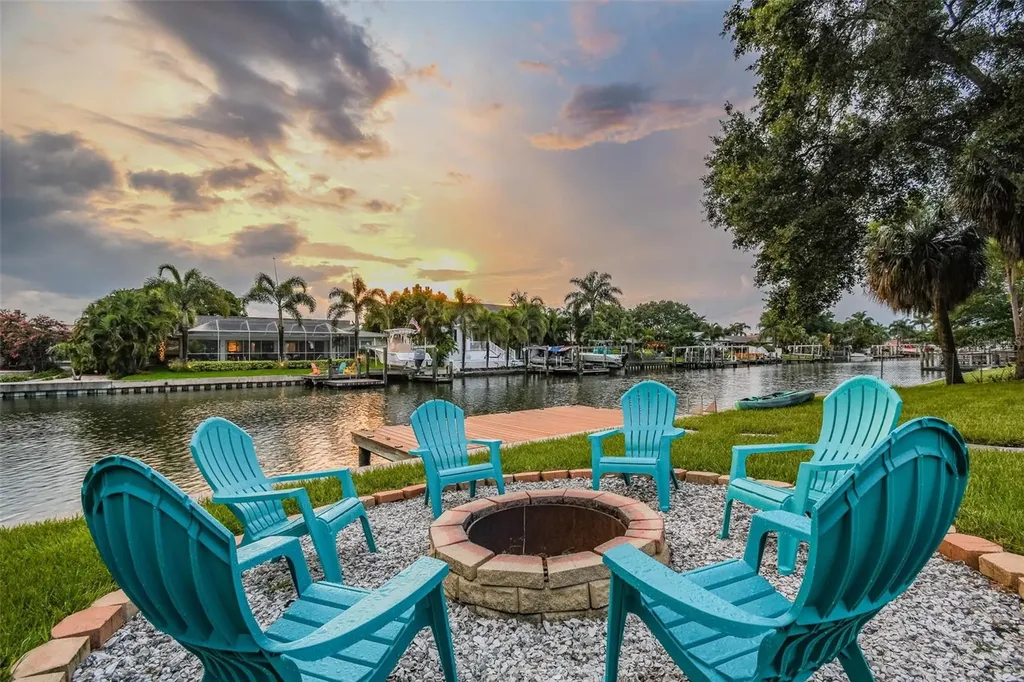 3922 Fontainebleau Drive Tampa FL 33634