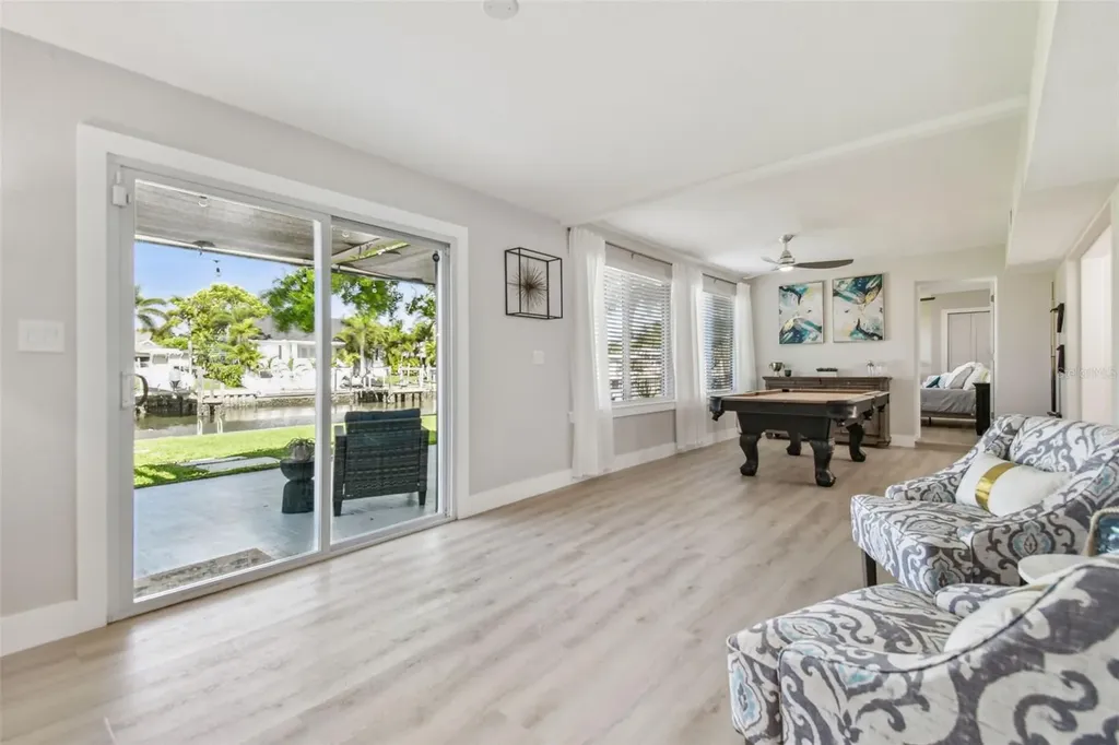 3922 Fontainebleau Drive Tampa FL 33634