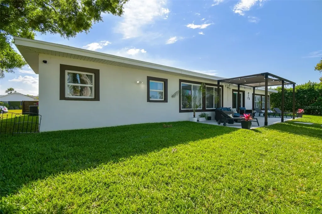 3922 Fontainebleau Drive Tampa FL 33634