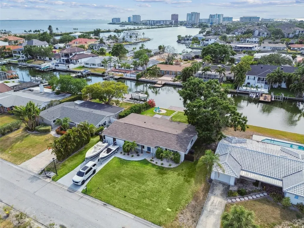 3922 Fontainebleau Drive Tampa FL 33634