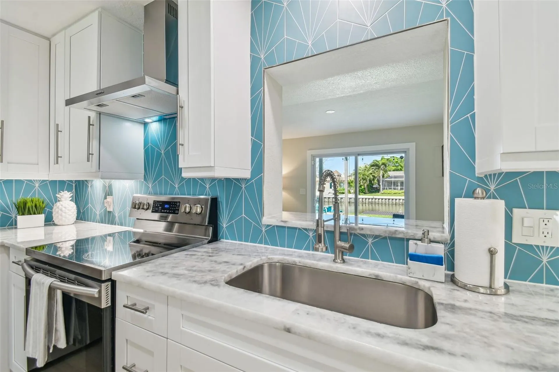 3922 Fontainebleau Drive Tampa FL 33634