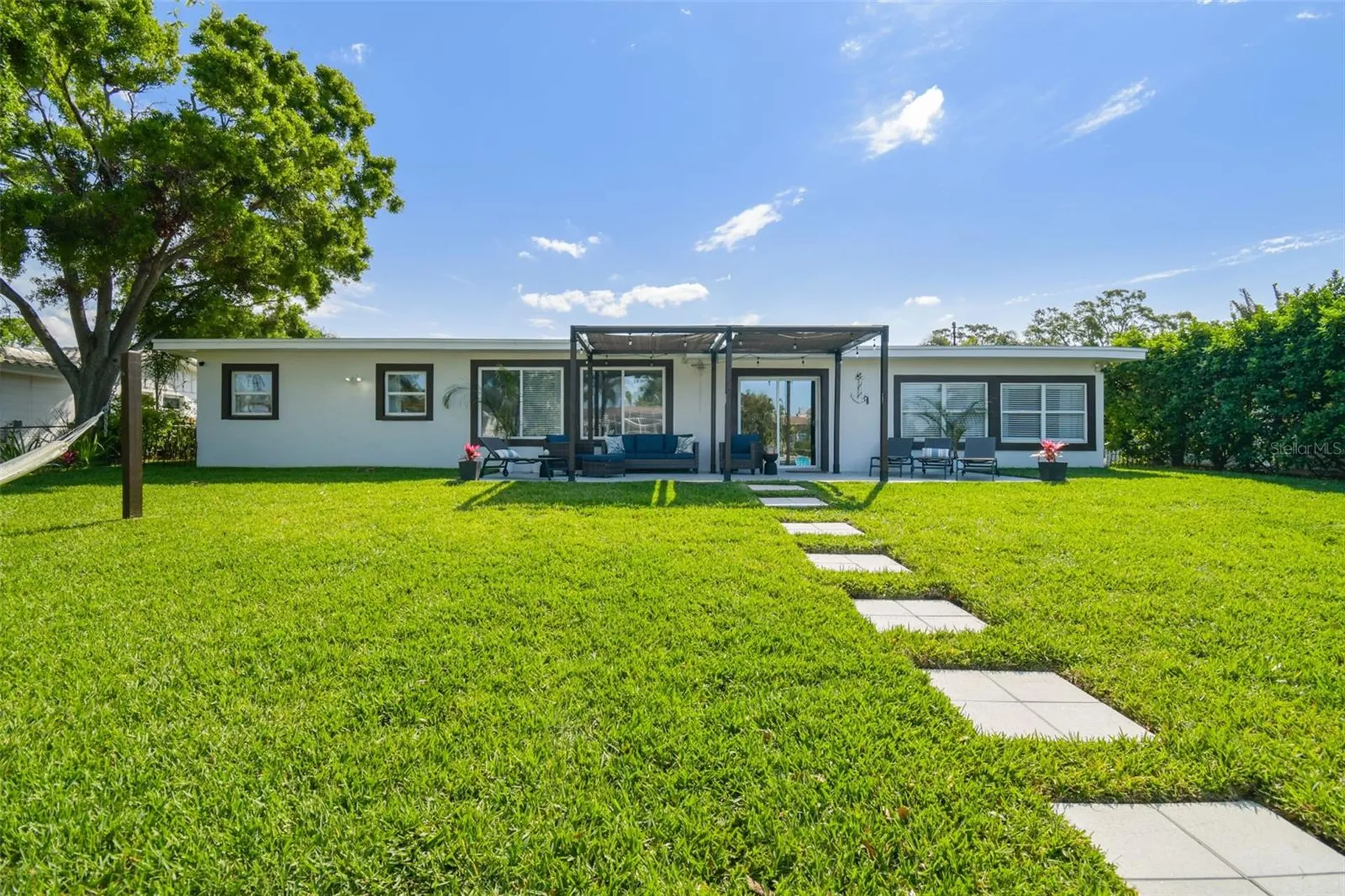 3922 Fontainebleau Drive Tampa FL 33634