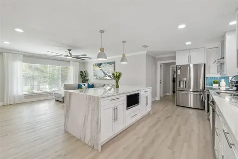 3922 Fontainebleau Drive Tampa FL 33634